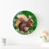 Cute Squirrel op Grass Clock Grote Klok (Huis)