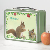 Cute Squirrels en Apple Fruits on Light Green (In situ)
