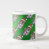 Cute St. Bernard in Pet Pattern on Green Grote Koffiekop (Rechts)