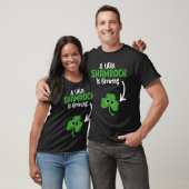 Cute  St Patricks Day Pregnancy Announcemen T-shirt (Unisex)