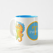 Cute strand seahorse add monogram tweekleurige koffiemok (Voorkant links)