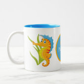 Cute strand seahorse add monogram tweekleurige koffiemok (Links)