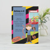 Cute, Striped, Arcade Birthday Boyl Invitation Kaart (Staand voorkant)