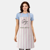 Cute Stripes Bakery Cafe Logo Gebakken Met Liefde Schort (Gedragen)