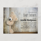 Cute Stuffed Beer Rustic Wood Backdrop Baby shower Uitnodiging Briefkaart (Voorkant)