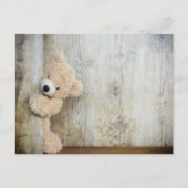 Cute Stuffed Beer Rustic Wooden Backdrop Briefkaart (Voorkant)