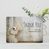 Cute Stuffed Beer Rustic Wooden Backdrop Dank u Bedankkaart (Staand voorkant)