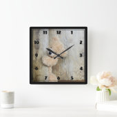 Cute Stuffed Beer Rustic Wooden Backdrop Vierkante Klok (Huis)