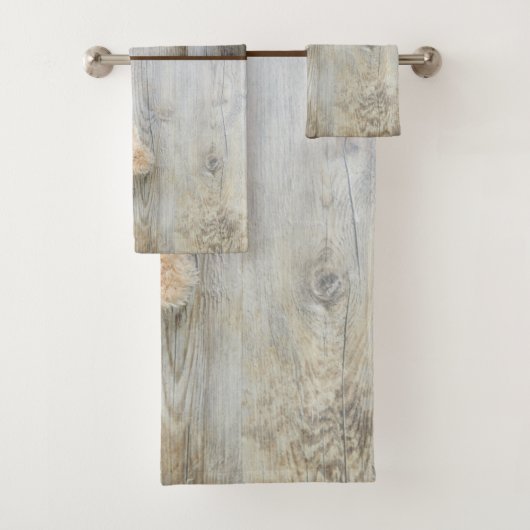 Cute stuffed Beer Rustic Wooden Wall Bad Handdoek (Insitu)