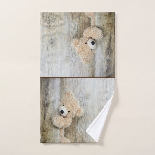 Cute stuffed Beer Rustic Wooden Wall Bad Handdoek (Handdoek)