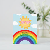 Cute Sun en Rainbow Budget Kinder Afstuderen Invit (Staand voorkant)