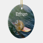 Cute Surfing Chipmunk personaliseren Keramisch Ornament (Rechts)