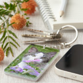 Cute Tabby & White Kitten in de Sleutelhanger Flow (Voorkant Rechts)