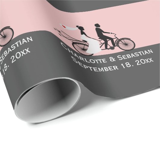 Cute Tandem Bike Bride and Groom Wedding Cadeaupapier (Rol Hoek)