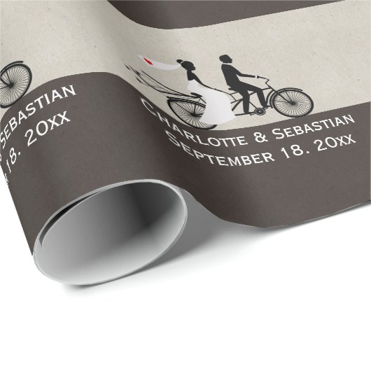 Cute Tandem Bike Bride and Groom Wedding Cadeaupapier (Rol Hoek)