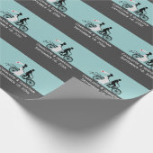 Cute Tandem Bike Bride and Groom Wedding Cadeaupapier (Hoek)
