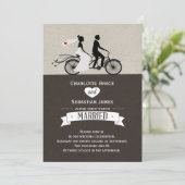 Cute Tandem Bike Bride and Groom Wedding Kaart (Staand voorkant)