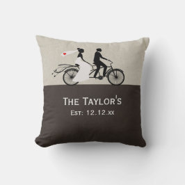 Cute Tandem Bike Bride and Groom Wedding Kussen