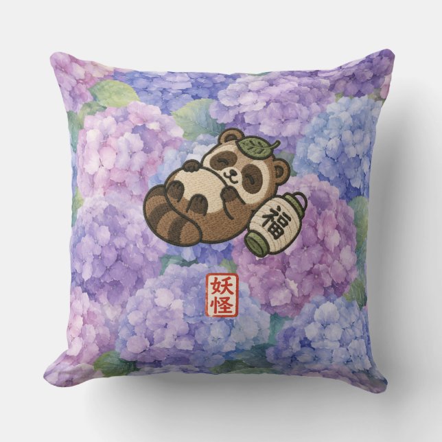 Cute Tanuki Throw Pillow | Japanese Folklore Hydra Kussen (Voorkant)