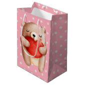 Cute Teddy Bear die een rood hart draagt Medium Cadeauzakje (Voorkant Gekanteld)