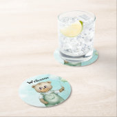 cute teddy bear green background ronde kartonnen onderzetter (Insitu)