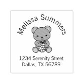 Cute Teddy Bear Holding Berry Arch Address Zelfinktende Stempel (Design)