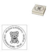 Cute Teddy Bear Holding Berry Round Address Rubberstempel (Gestempeld)