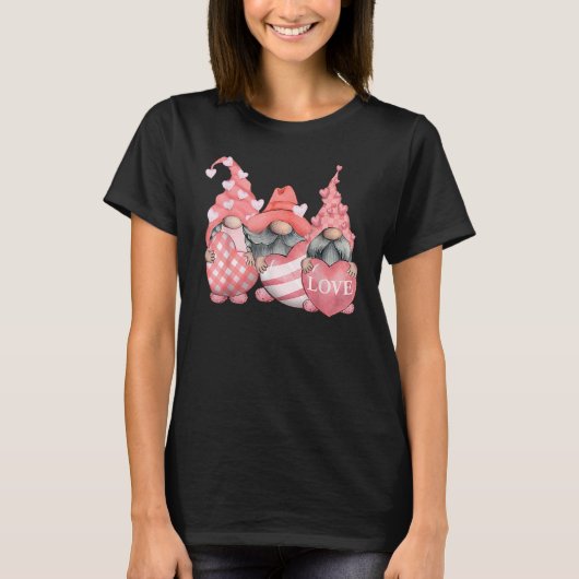 Cute Three Pink Gnomes Holding Hearts Funny Valent T-shirt (Voorkant)