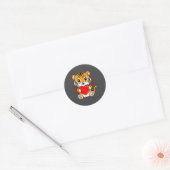 Cute Tiger Holding Heart Kawaii Valentines Day Men Ronde Sticker (Envelop)