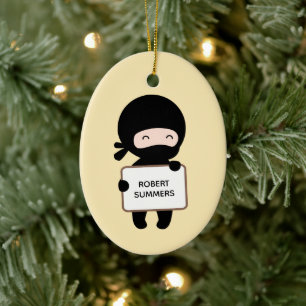 Cute Tiny Ninja Holding Sign. Aangepast naam Geel Keramisch Ornament