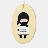 Cute Tiny Ninja Holding Sign. Aangepast naam Geel Keramisch Ornament (Links)