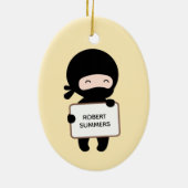 Cute Tiny Ninja Holding Sign. Aangepast naam Geel Keramisch Ornament (Achterkant)
