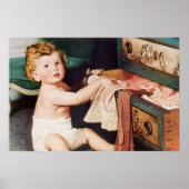  Cute Toddler die met Clothes Dresser speelt Poster (Voorkant)