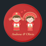 Cute Traditional Chinese Couple Wedding Magneet<br><div class="desc">Design wordt geleverd met een cartoon van een schattige jongen en een meisje gekleed in een traditioneel helder rood en goud Chinees bruidebruin en bruidekostuums compleet met hoofdstukjes. Rood is een veelbelovende kleur in de Chinese cultuur. Merk op dat het goud naar hier verwijst een dichte gelijke van de kleur...</div>