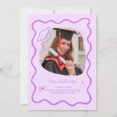 Cute Trendy Pink Wavy Border Graduation Invitation Aankondiging (Achterkant)