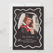 Cute Trendy Pink Wavy Border Graduation Invitation Aankondiging (Achterkant)
