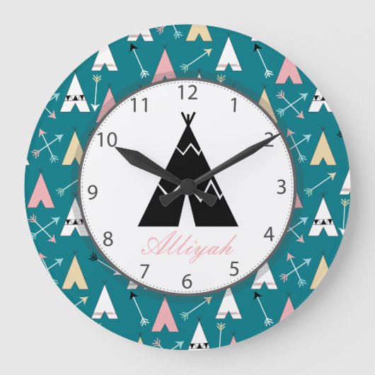Cute Trendy Teepees and Arrows Script Name Grote Klok (Voorkant)