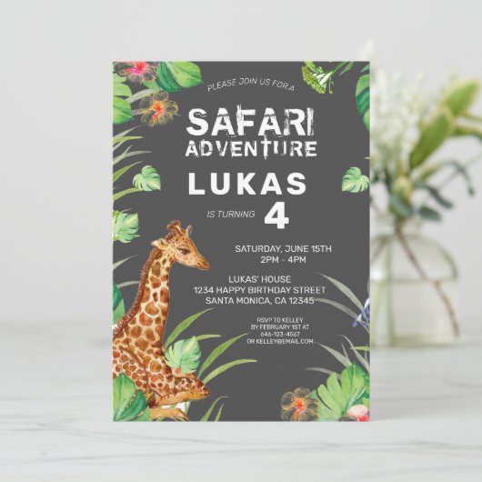 Cute Tropical Oerwoud Safari Giraffe Birthday Kaart (Staand voorkant)
