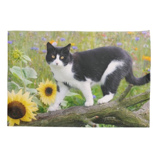 Cute tuxedo cat op een boomtak met zonnebloemen - kussensloop (Achterkant)