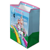 Cute UNICORN Birthday Personalize Girl's Name Age Medium Cadeauzakje (Achterkant Gekanteld)