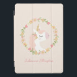 Cute Unicorn Floral Wreatush Blush Pink Custom Nam iPad Pro Cover<br><div class="desc">Deze stijlvolle aangepaste iPad-cover is voorzien van een  illustratie van een eenhoorn en een florale kreet in wazige roze. Personaliseer het met jouw naam in manuscript het krullen. Geweldig cadeauidee!</div>