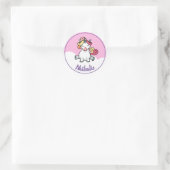 Cute unicorn met naam ronde sticker (Tas)