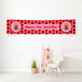 Cute Valentijnsdag bee marry me proposal Spandoek (Insitu)