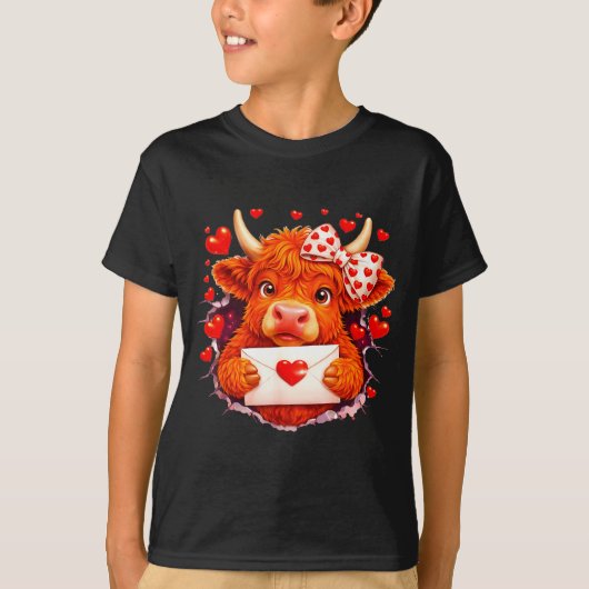 Cute Valentine Highland Cow With Heart Bow Western T-shirt (Voorkant)