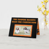 Cute "Vampire Bassets" op Funny Halloween Card Kaart (Gele Bloem)