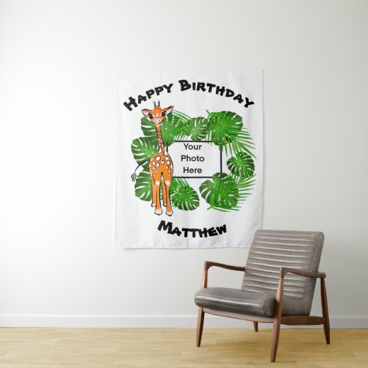 Cute verjaardag savanne giraf  | tropisch bos Ta Wandkleed (In situ)