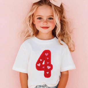 Cute Vierde Verjaardag Meisje Hartjes Rode Fluff T-shirt