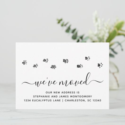 Cute Walking Paw Prints Moving Announcement Kaart (Staand voorkant)