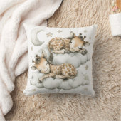 Cute Watercolor Baby Animals Asleep on Clouds, Moo Kussen (Deken)