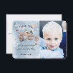 Cute Waterverf Airplane Aviation Boy Birthday Bedankkaart<br><div class="desc">Dank je wel van de verjaardagsjongen. Het ontwerp is voorzien van een blauwe waterverf hemelachtergrond met kleine sterren en fluffy wolken,  een kleine jongen die een  vliegtuig vliegt,  hete luchtballonnen,  een foto van uw keuze en een dankjewel sjabloon die gemakkelijk te aanpassen is.</div>
